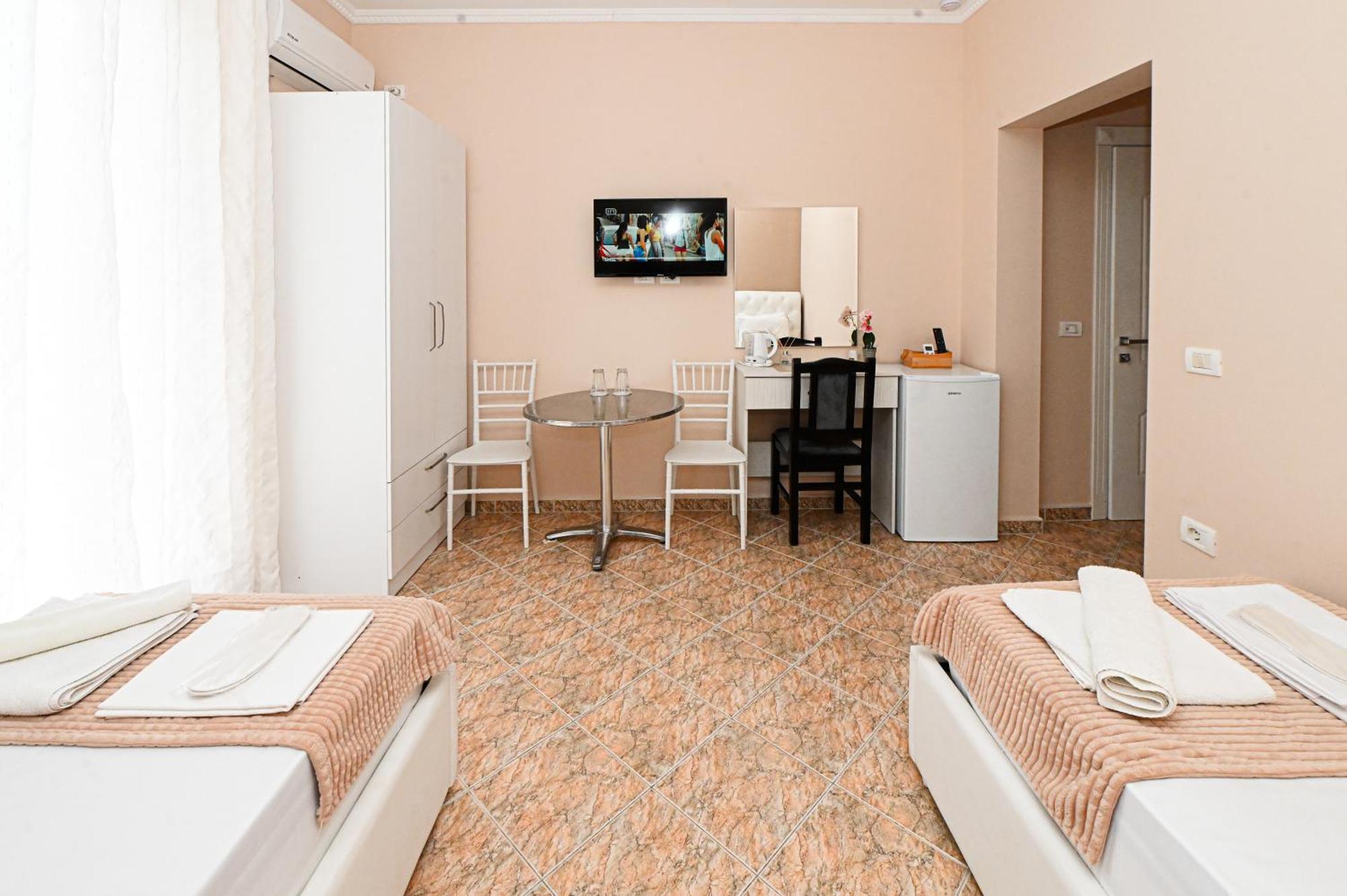 Hotel Fama Škalngur Exterior foto